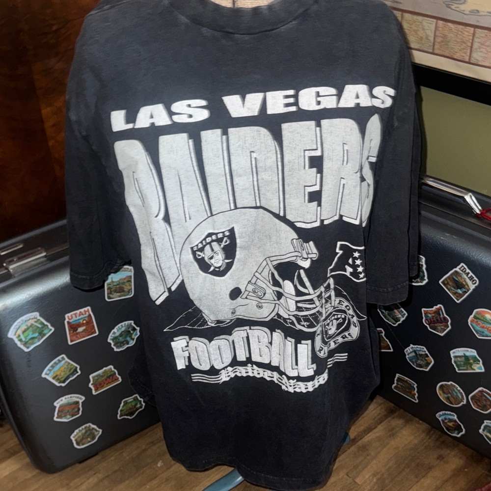 Vintage Vibe Alert! Abercrombie & Fitch Las Vegas Raiders Graphic Tee - Size XXL